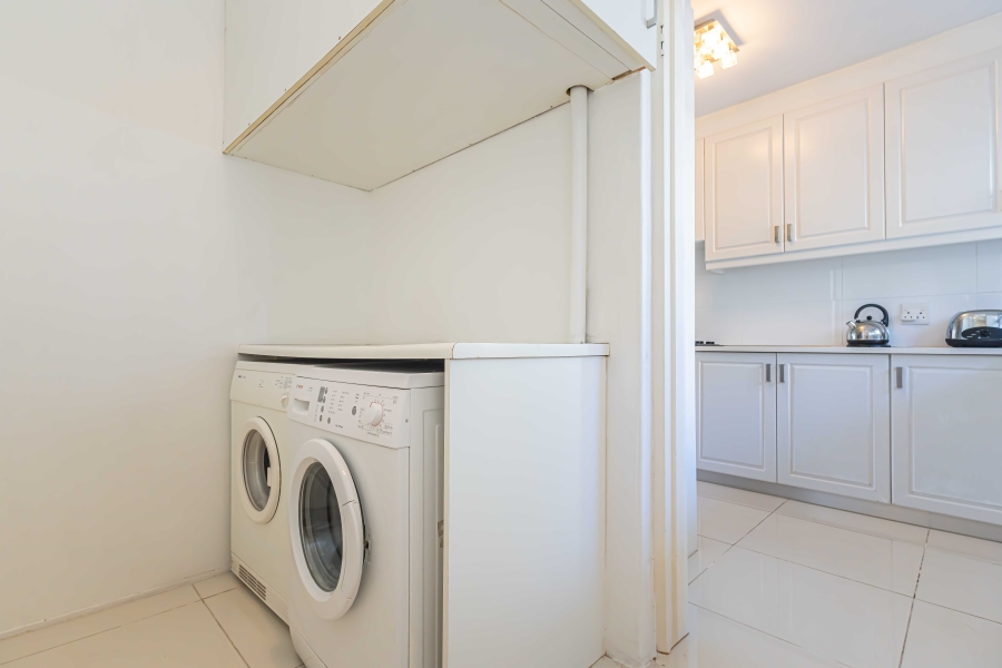 2 Bedroom Property for Sale in Sea Point Western Cape